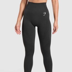 Gymshark XS Midi Top and XS Vital leggings set